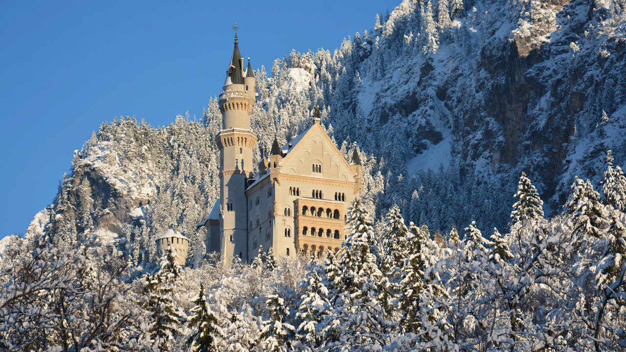 The fairytale castle Neuschwanstein in winter