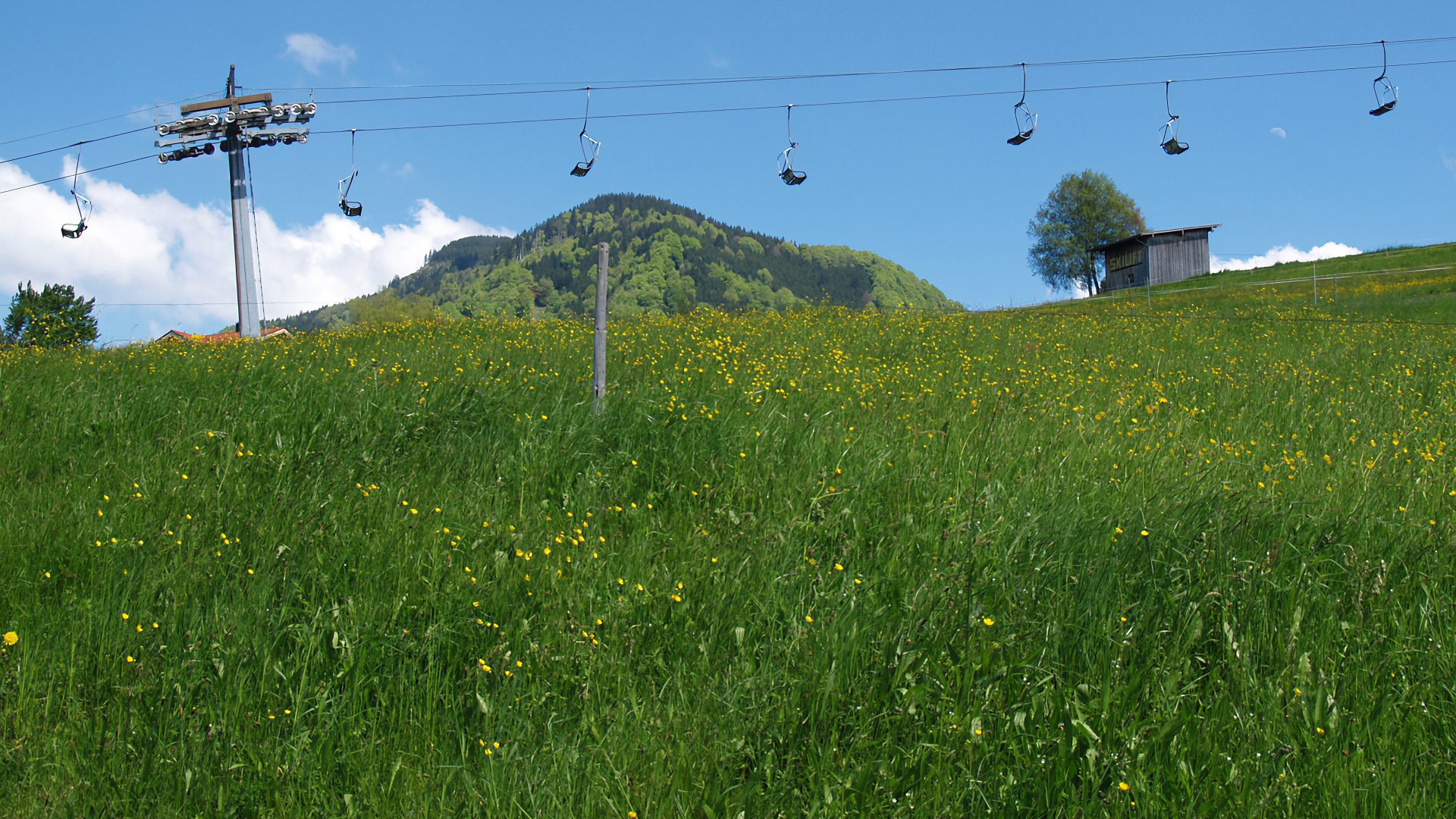 The approximately 14,7 kilometer long mountain hike from Tegelberg to Schönleitenschrofen