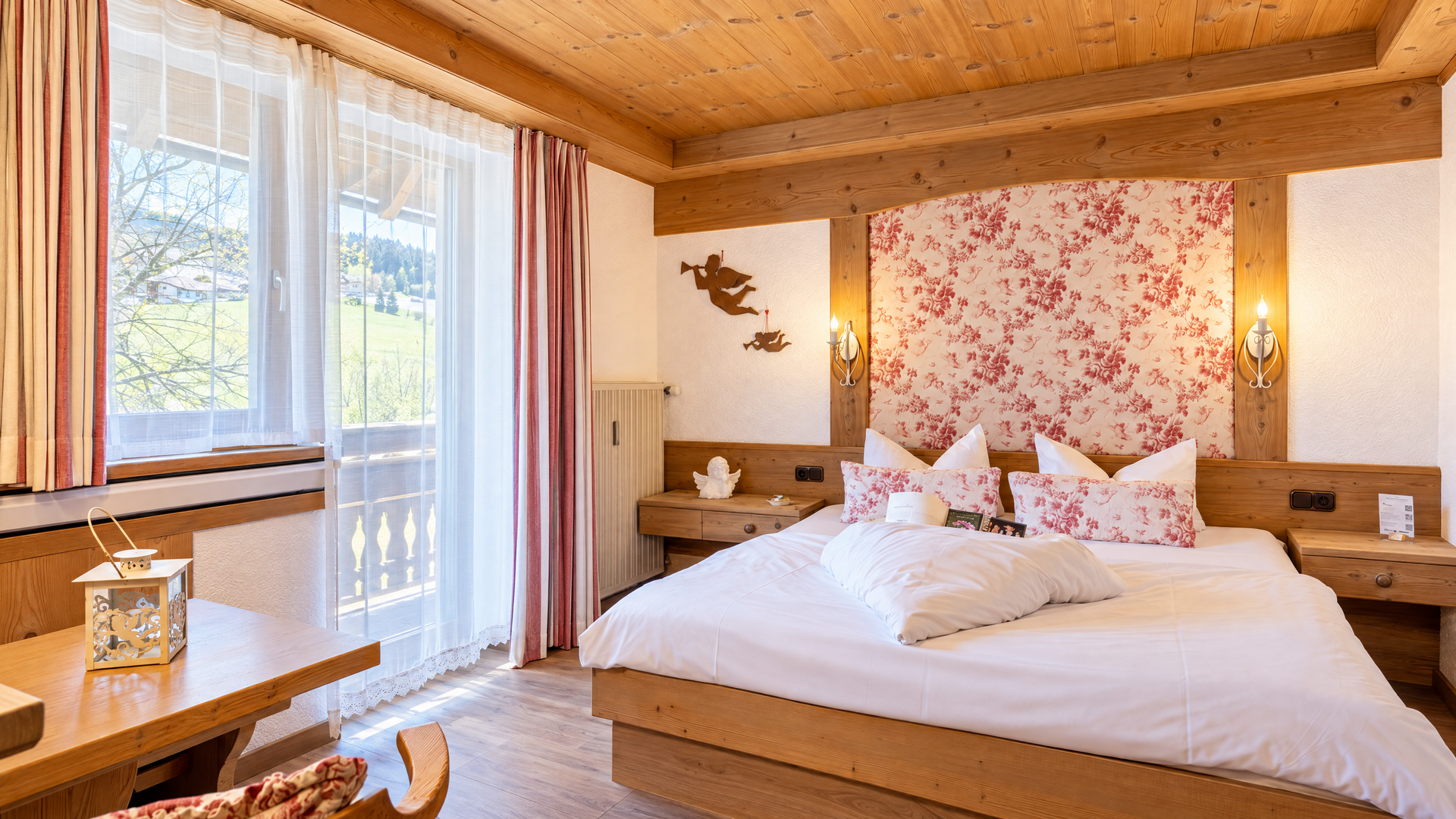 Comfort-Engerl – mit Südbalkon, zur Straßenseite